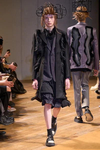 Look 15